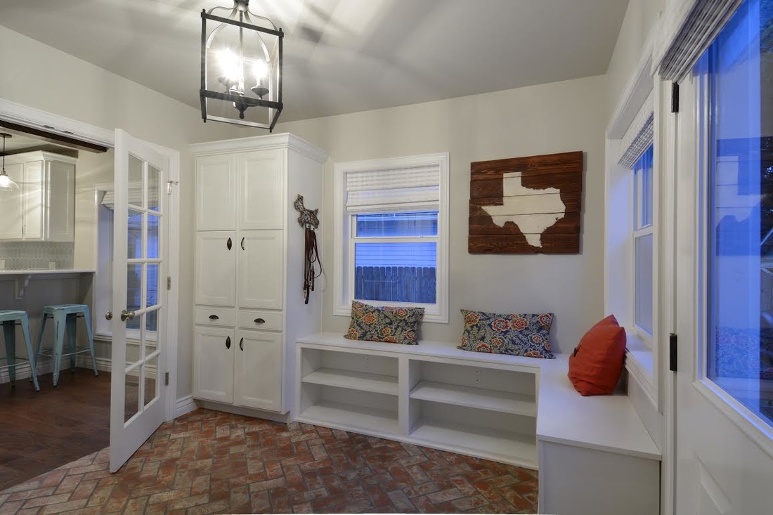 Picture white washed brick tile floor in mudroom